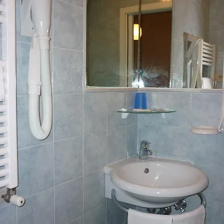 Ξενοδοχείο Oasi Ristorante Pizzeria 2*