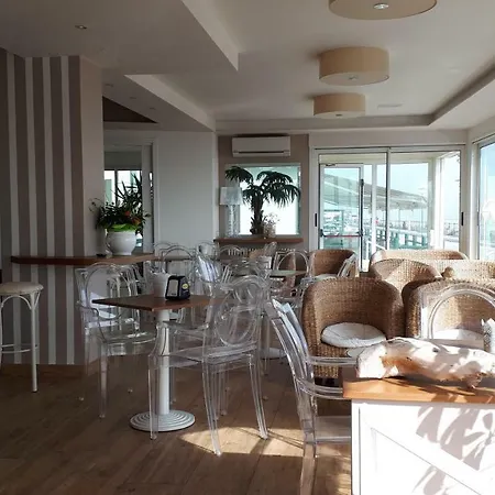 호텔 Oasi Ristorante Pizzeria 2*